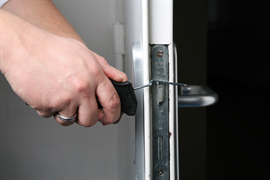 Problemas con los resbalones de las cerraduras para puertas - Manivelas  Online